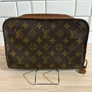 Louis Vuitton wristlet clutch